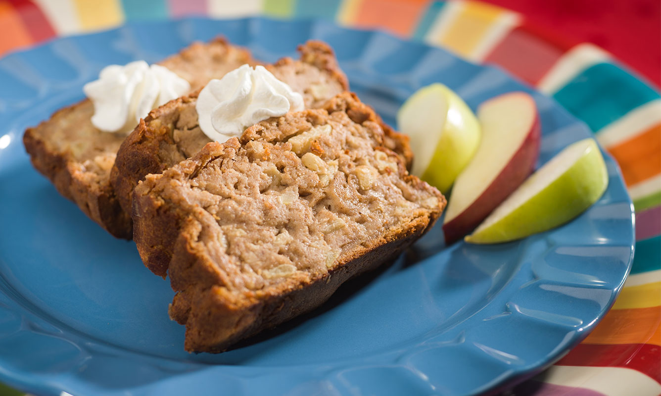 Low-sugar apple cake recipe | University Health