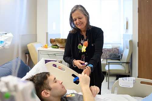 Dr. Jan Patterson leads her team of integrative medicine specialists in using relaxation techniques like aromatherapy, meditation, acupressure and music therapy to help elevate patients’s experience while they are in the hospital